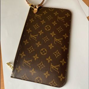 ❌SOLD❌❤️💯Authentic LV monogram GM pouch